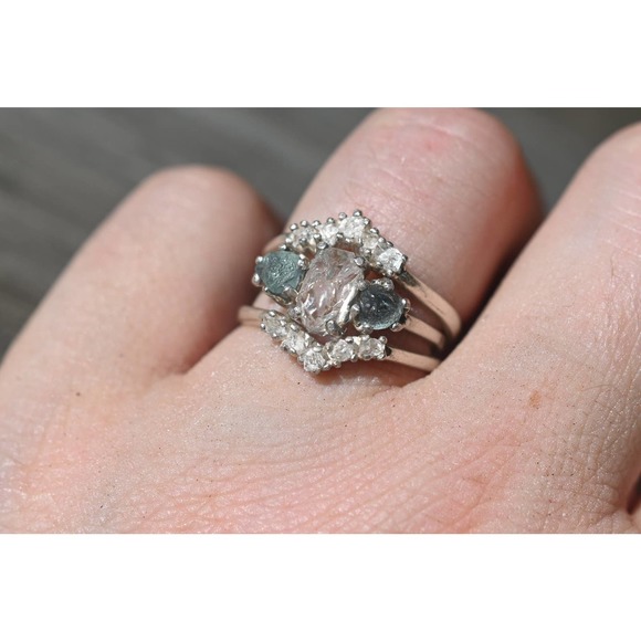 Sapphire engagement ring set, raw stone ring, alternative engagement ring - Picture 4 of 4